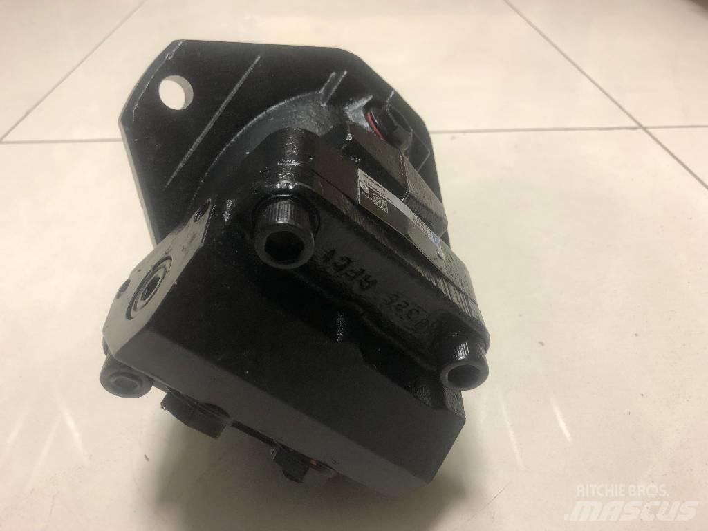 John Deere H 415 Hydrauliikka