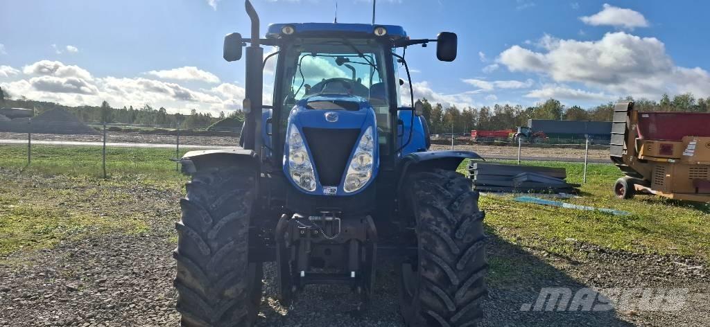 New Holland T7050 Traktorit