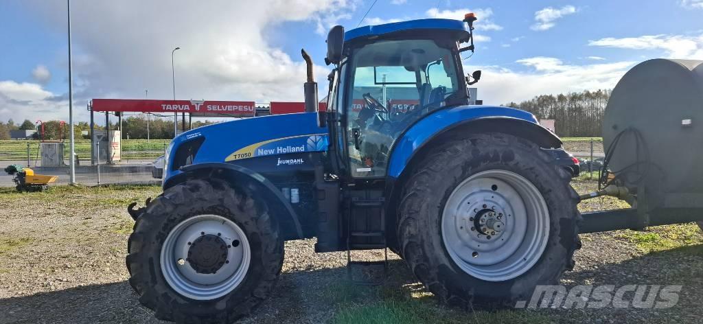 New Holland T7050 Traktorit