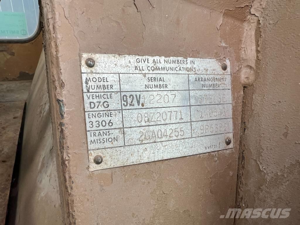 CAT D7G Telaketjupuskutraktorit