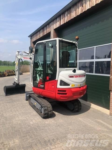 Takeuchi TB230 Minikaivukoneet < 7t