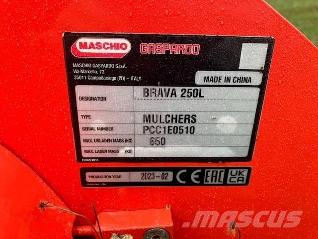 Maschio Brava 250 L Kesantoleikkurit ja -murskaimet