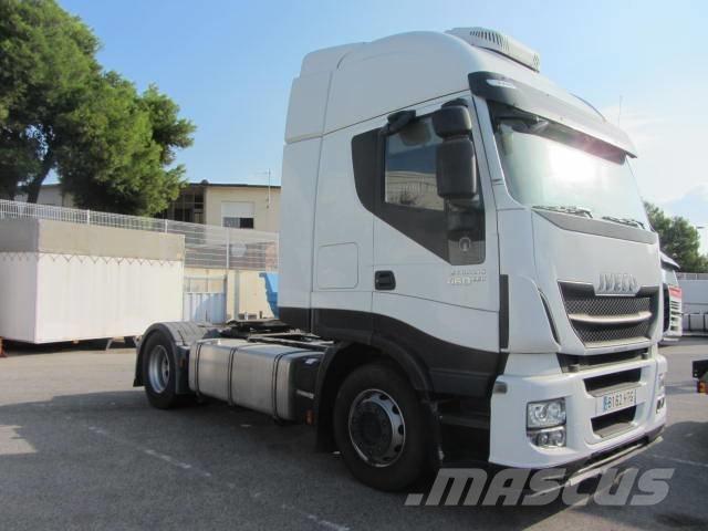 Iveco AS 440 S46 Vetopöytäautot