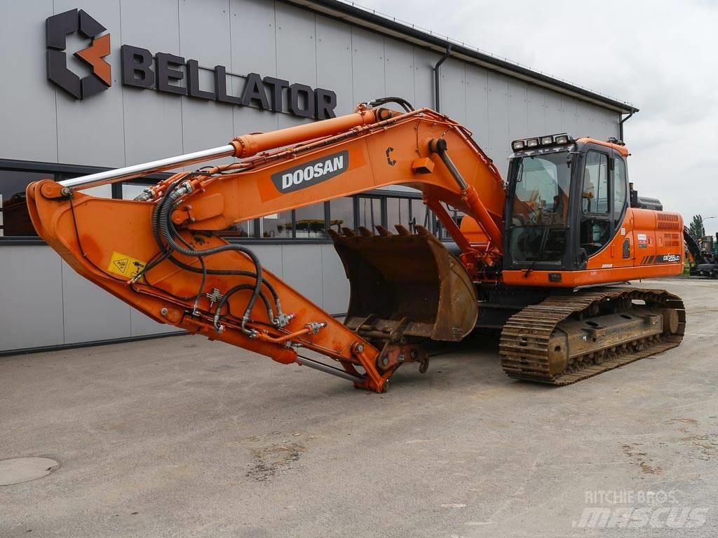 Doosan DX 255 LC-3 Telakaivukoneet
