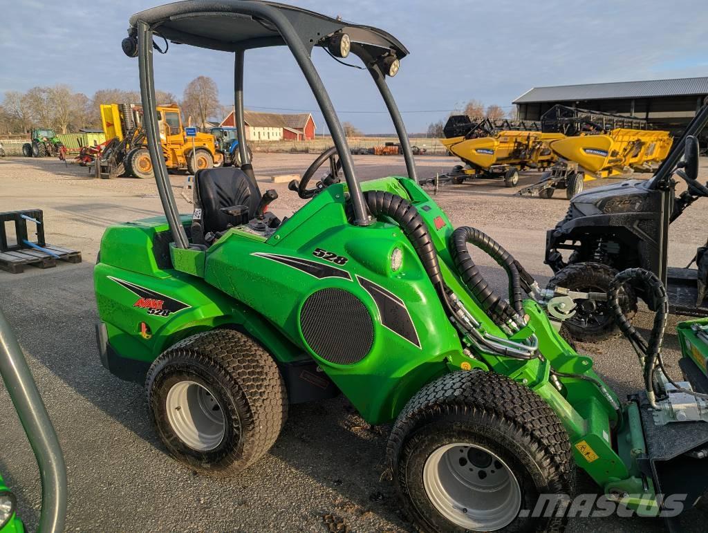 Avant 528 Liukuohjatut kuormaajat