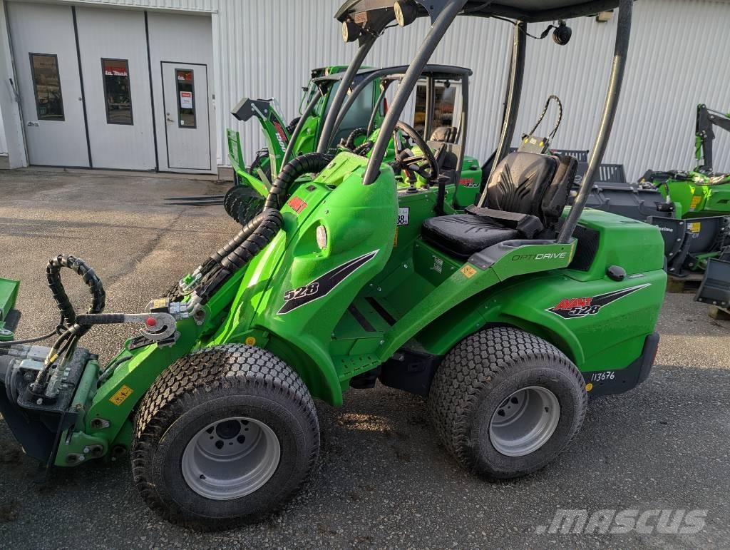 Avant 528 Liukuohjatut kuormaajat