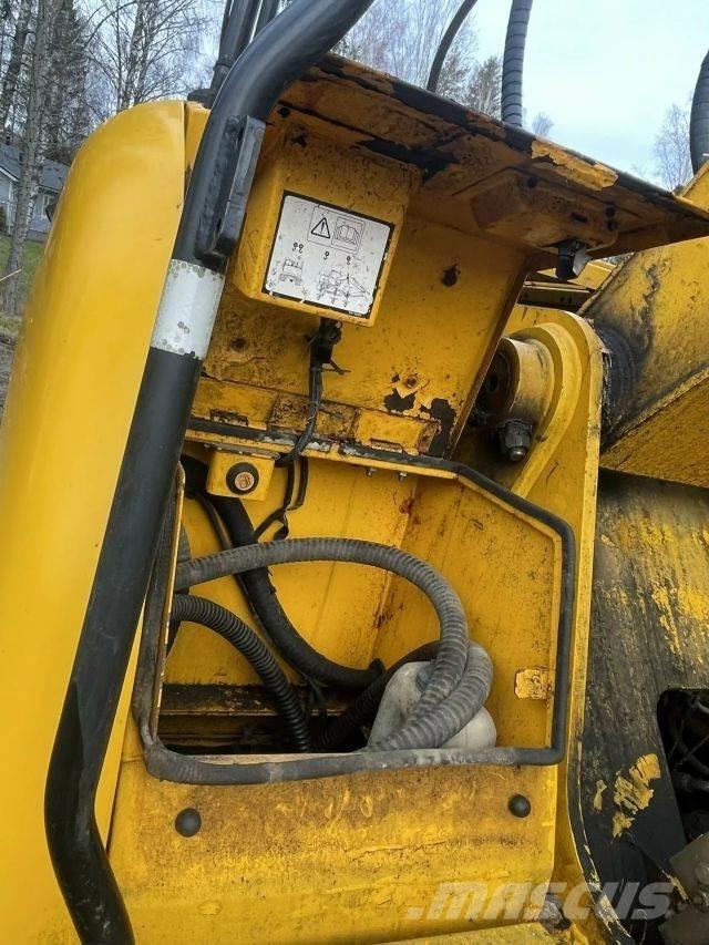 JCB JS 200 LC Telakaivukoneet