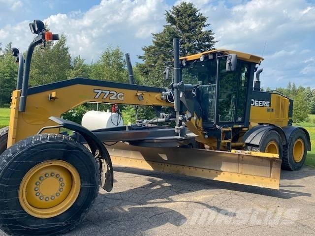 John Deere 772 G Tiehöylät