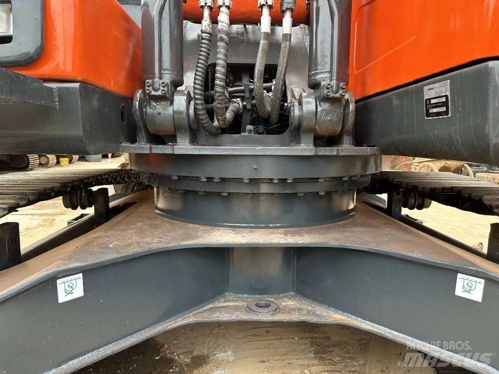 Doosan DX225LC-9C Telakaivukoneet