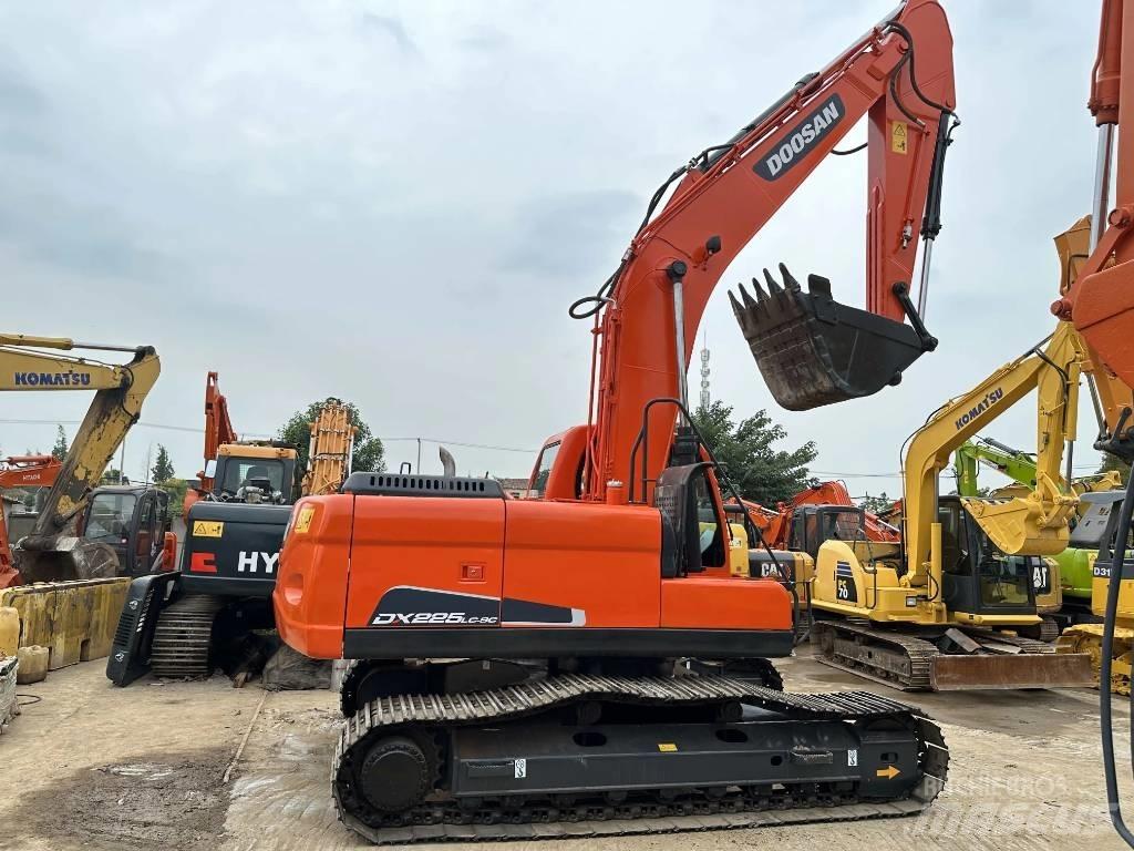 Doosan DX225LC-9C Telakaivukoneet