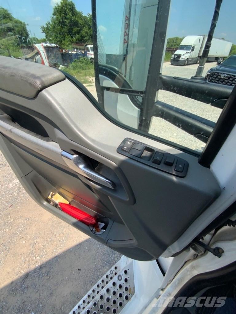 Kenworth T 680 Vetopöytäautot