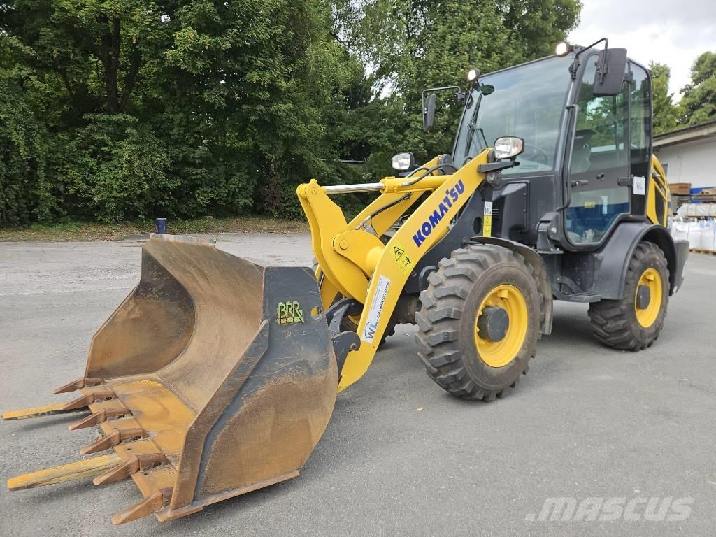 Komatsu WA 70 M-8 Pyöräkuormaajat