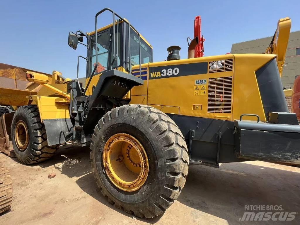 Komatsu WA 380 Pyöräkuormaajat