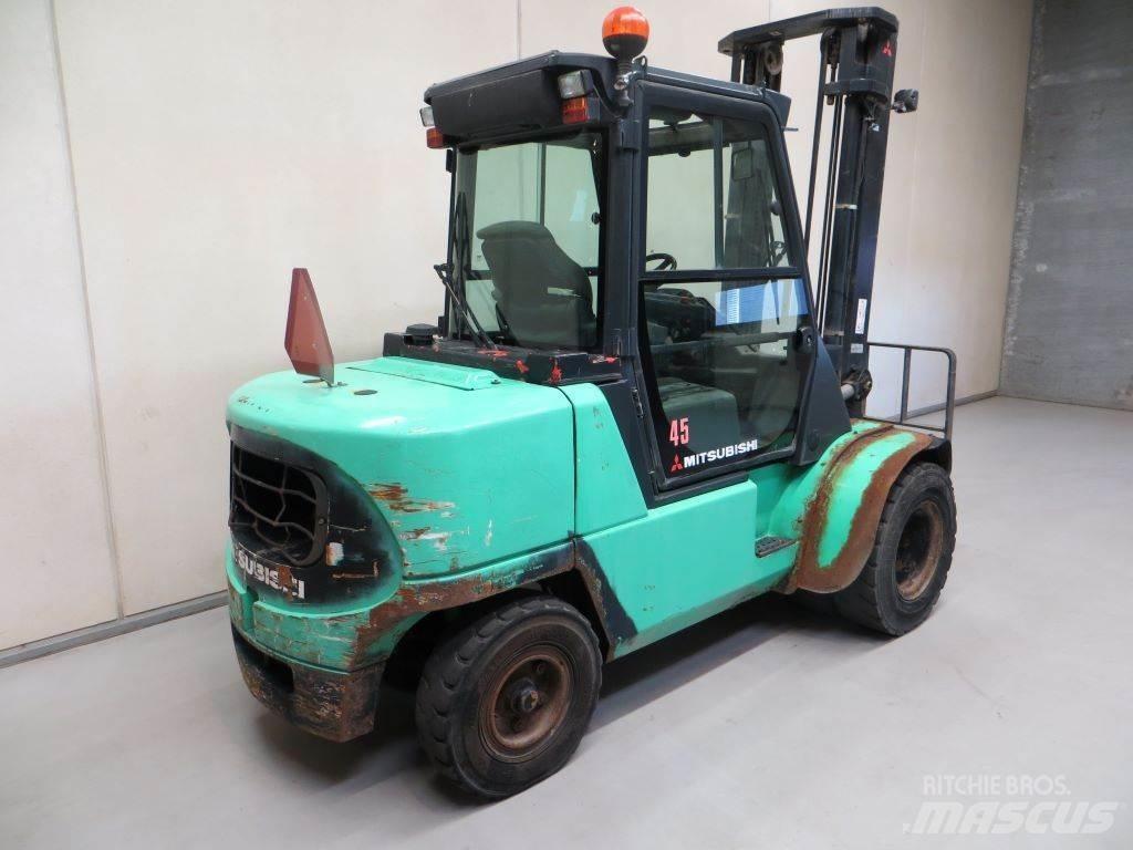 Mitsubishi FD45K Dieseltrukit