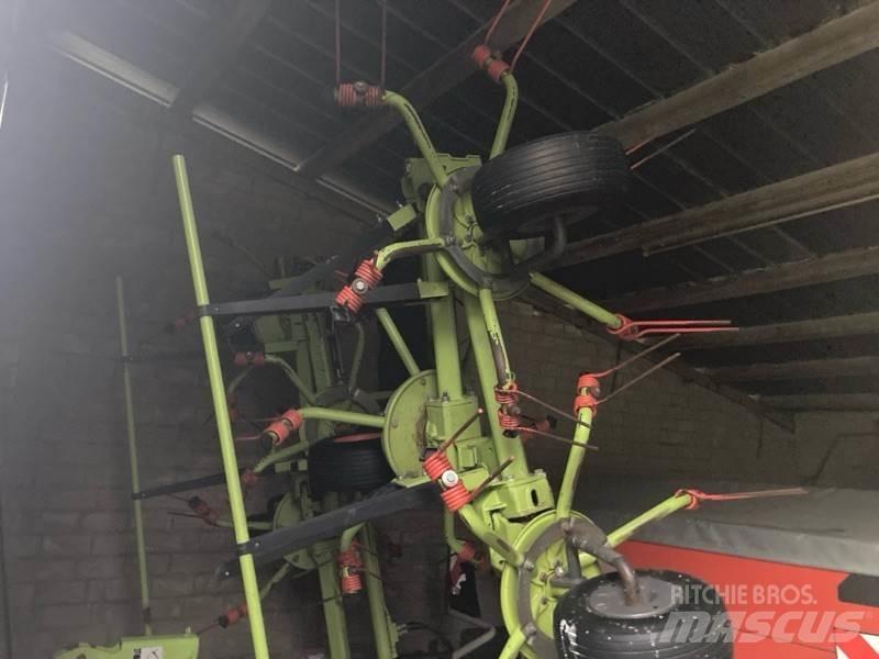 CLAAS Volto 900 Pöyhimet ja haravat