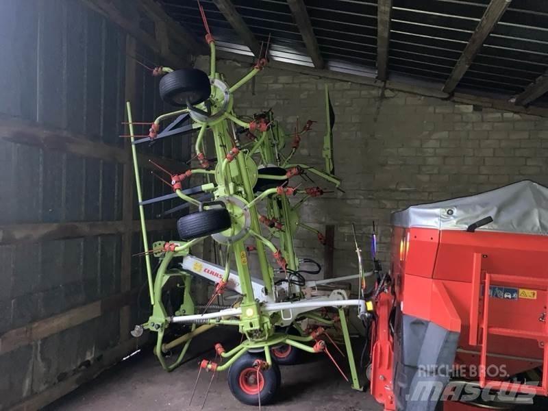 CLAAS Volto 900 Pöyhimet ja haravat