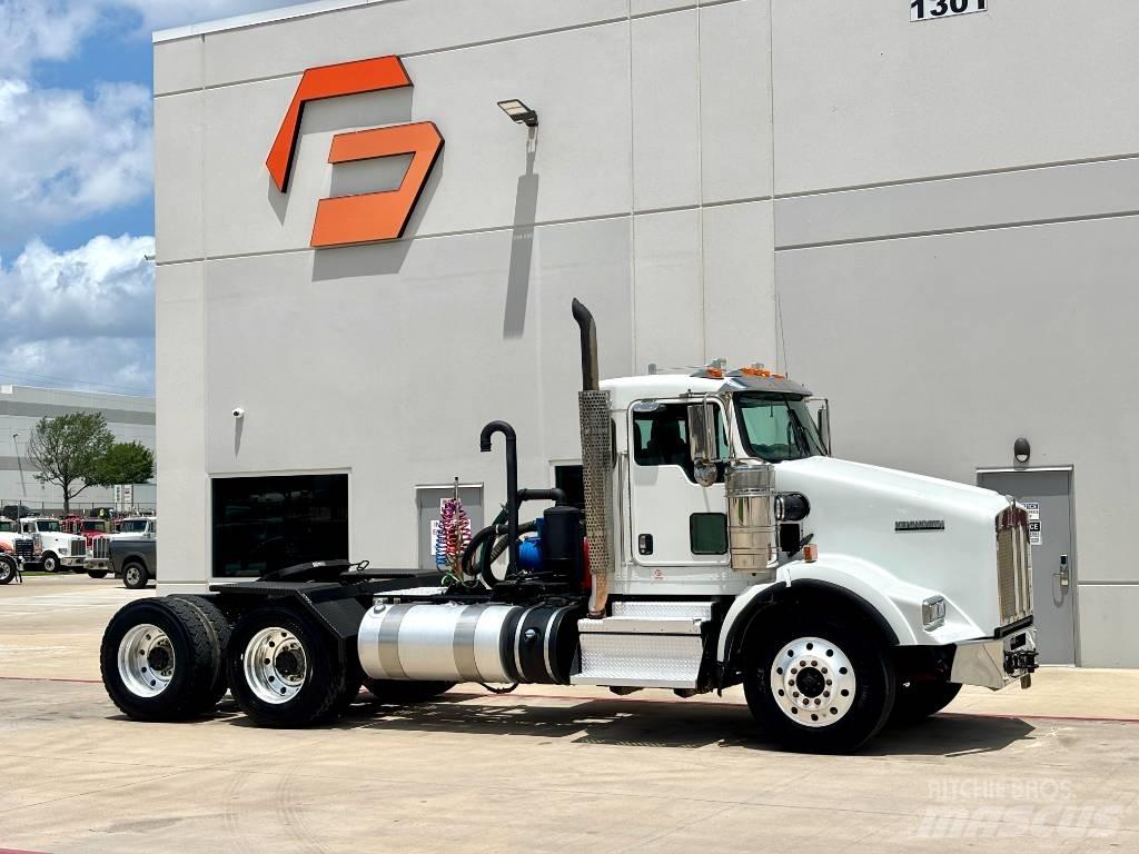 Kenworth T 800 Vetopöytäautot