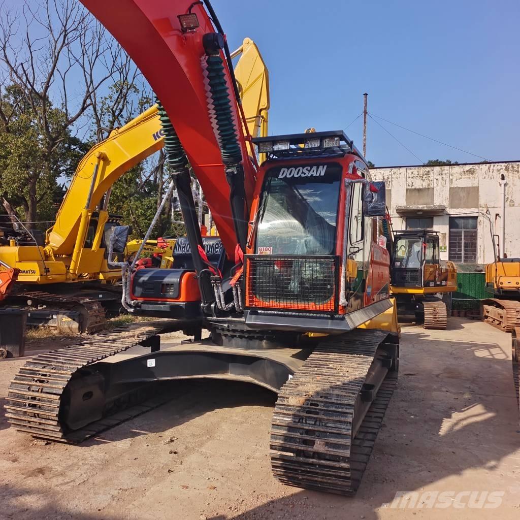 Doosan DX 300 LC Telakaivukoneet