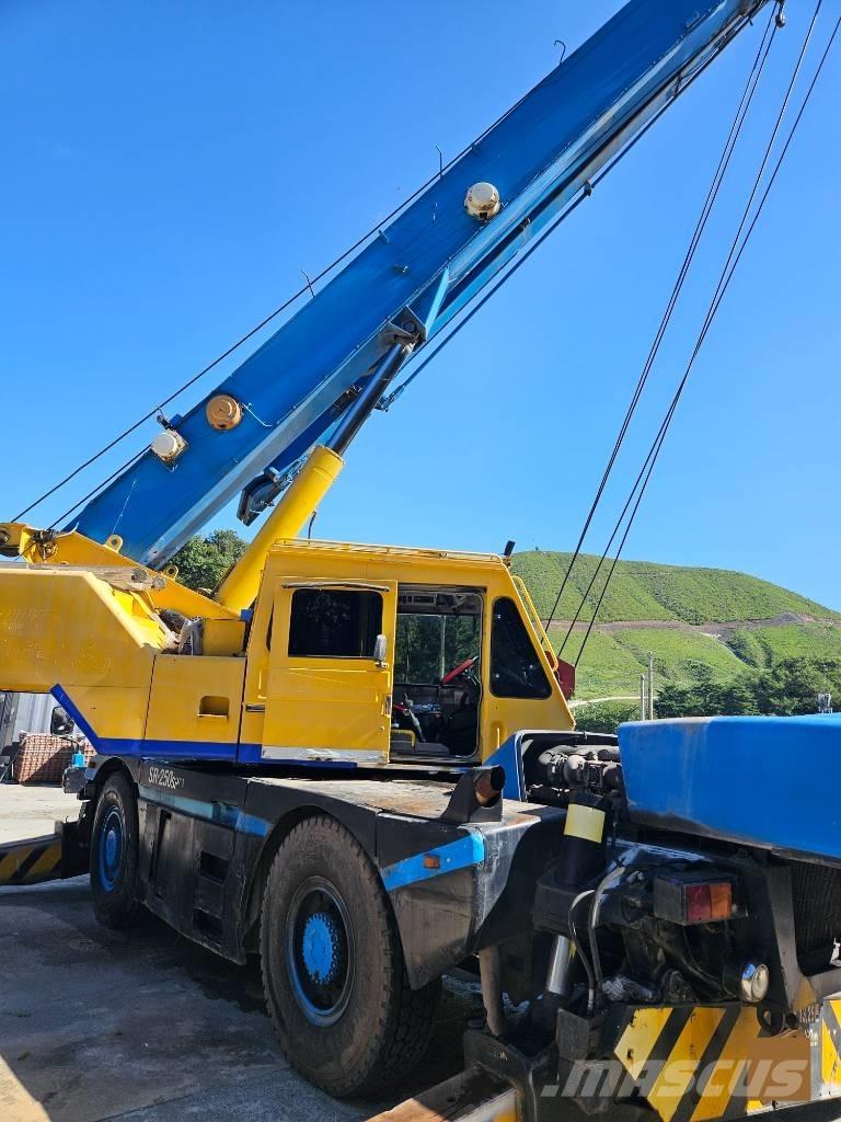 Kato KR 25 H V-2 RT-nosturit