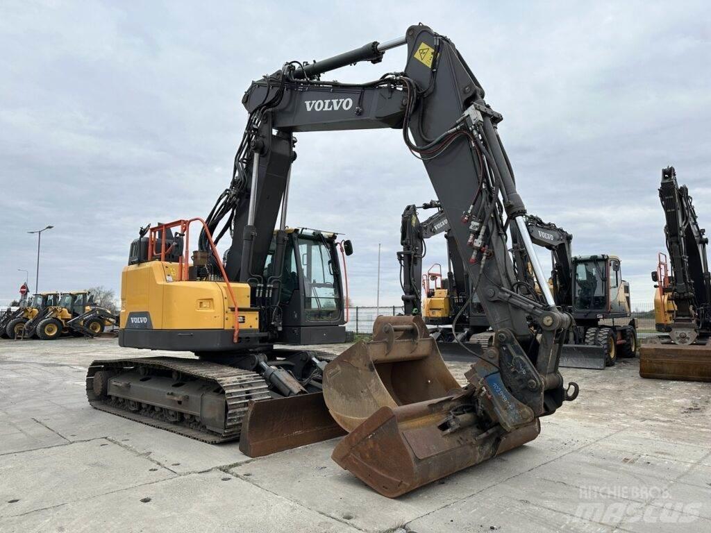 Volvo ECR235EL Telakaivukoneet