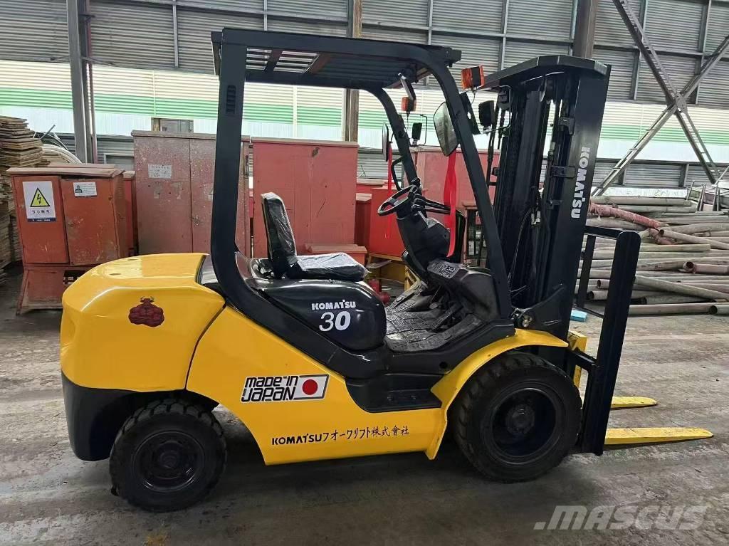 Komatsu FD 30 T-17 Dieseltrukit