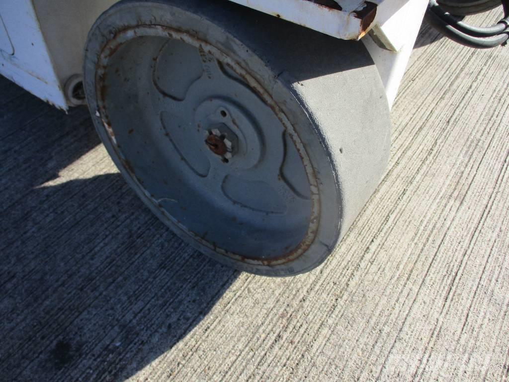 Genie GS 2046 (163) Saksilavat