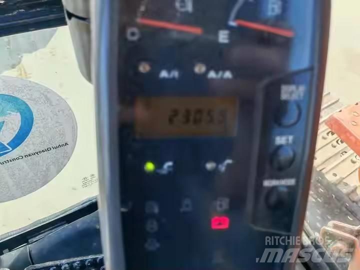 Hitachi ZX135 Telakaivukoneet
