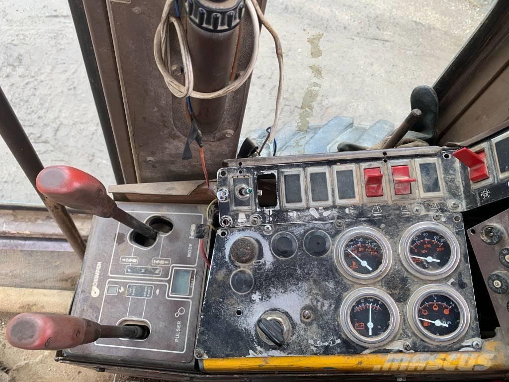 Volvo Champion 720 Tiehöylät