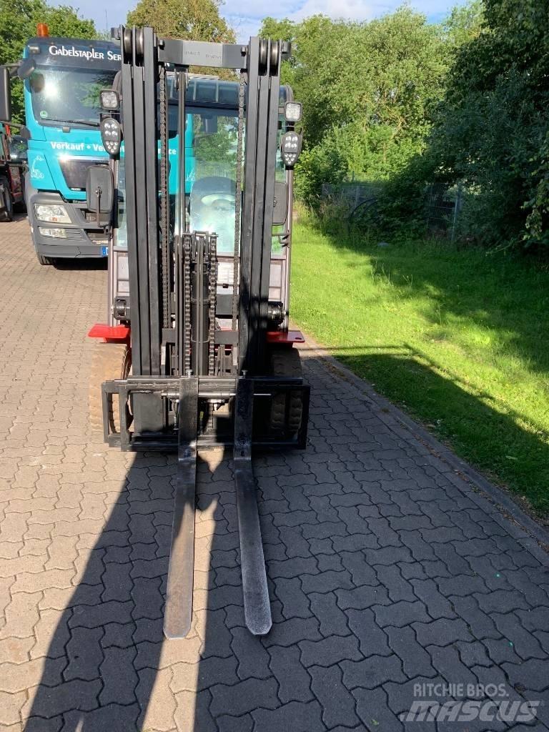 Manitou ME425C Sähkötrukit