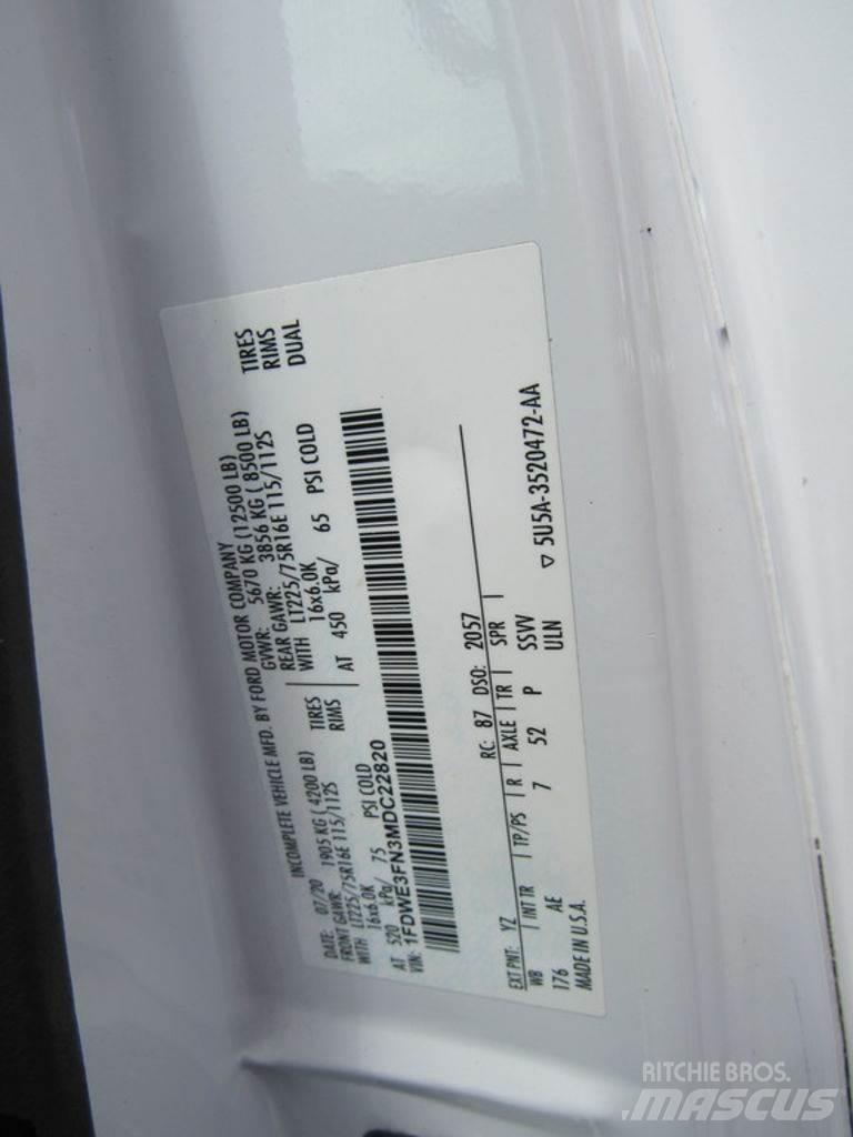Ford E-350 Umpikorikuorma-autot