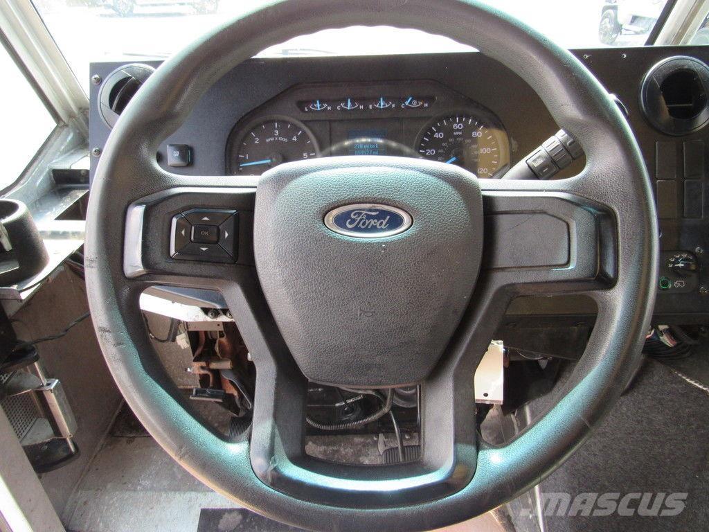 Ford E-450 Umpikorikuorma-autot