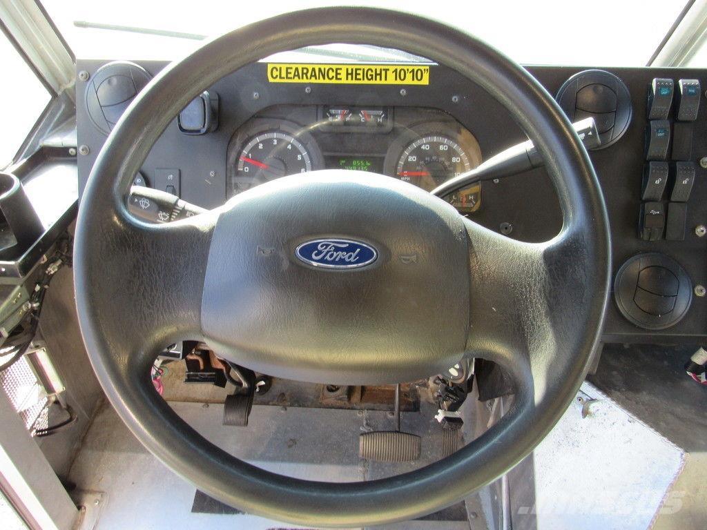 Ford E-450 Umpikorikuorma-autot