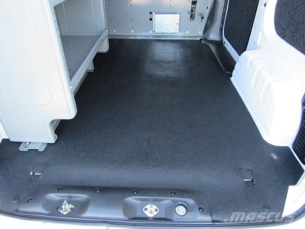 Nissan NV200 Pakettiautot