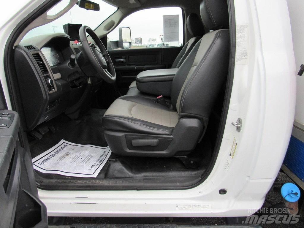 RAM 5500 Nostolava-autot