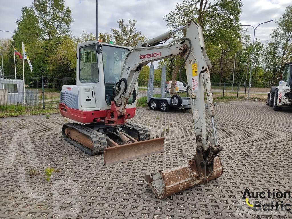 Takeuchi TB228 Minikaivukoneet < 7t