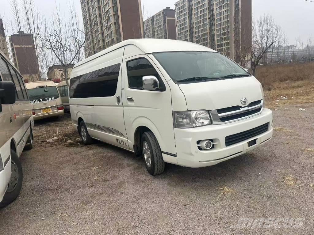 Toyota Hiace Linjaliikennebussit