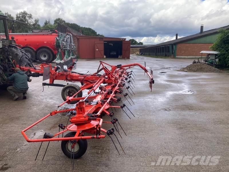 Kuhn GF 8702 T Pöyhimet ja haravat