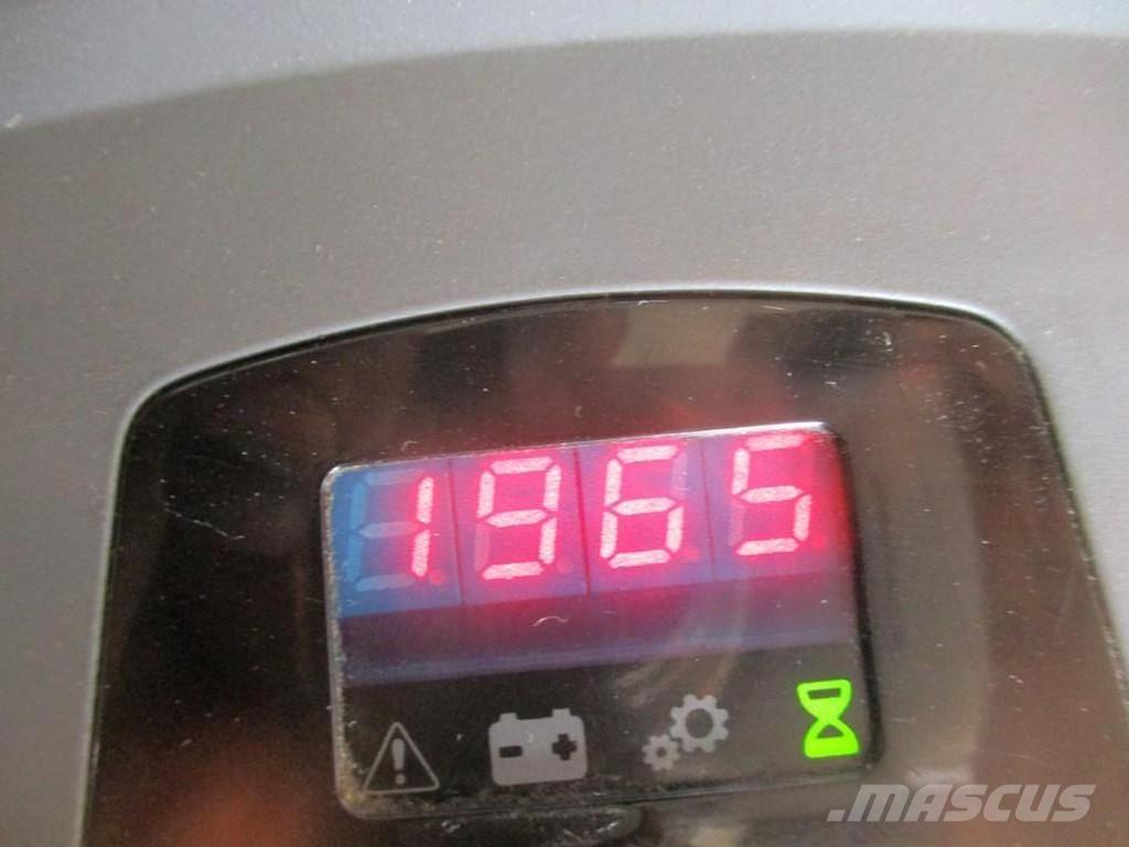 Toyota LPE200 Lavansiirtotrukit ajotasolla