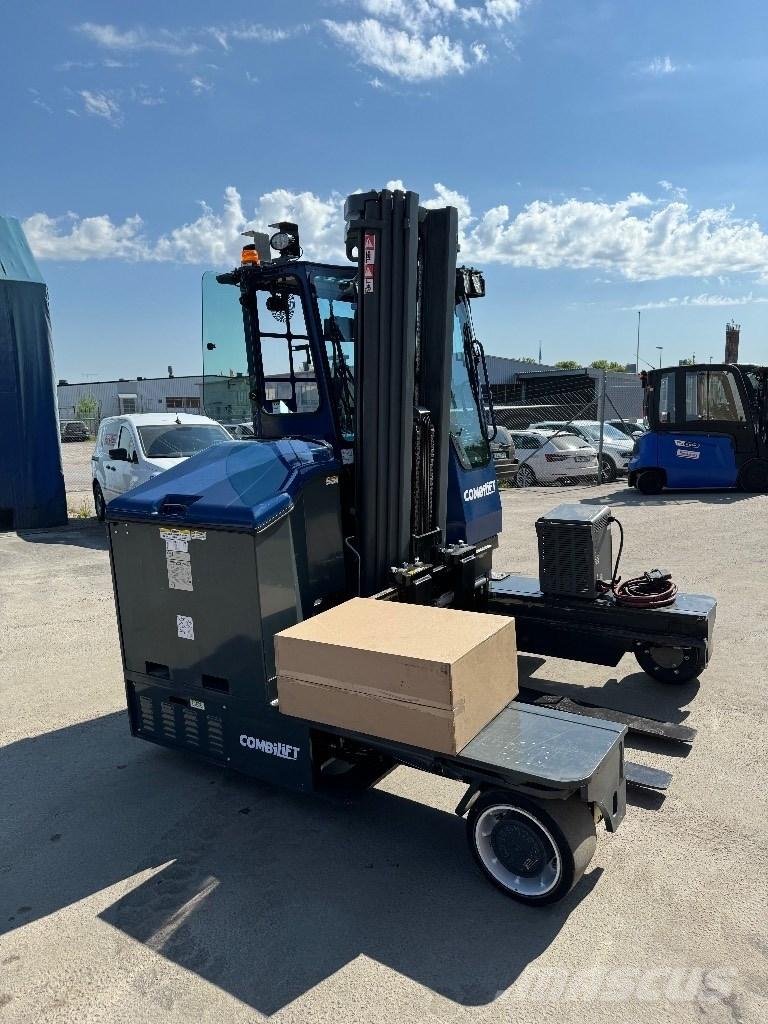 Combilift C4000ET Nelitietrukit