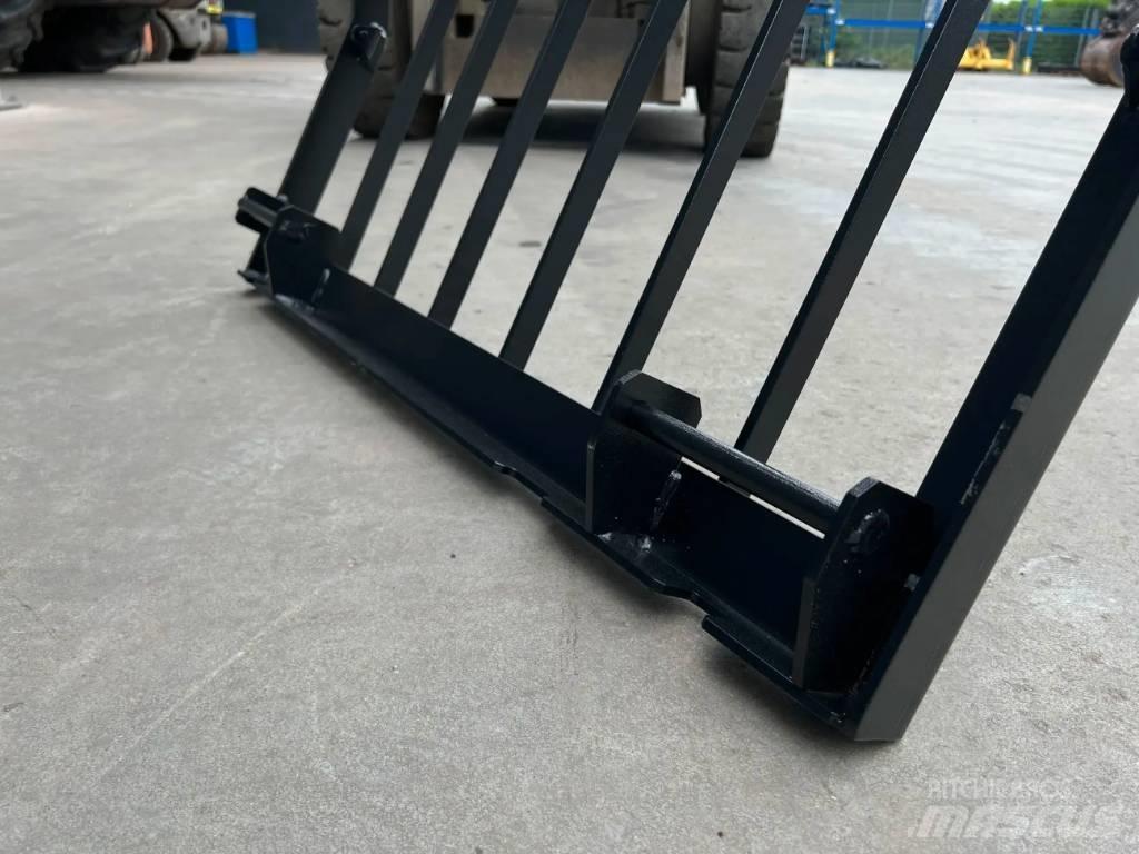 CAT 325D Guard Ohjaamo ja sisusta