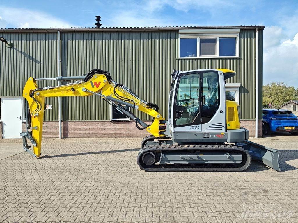 Wacker Neuson ET90 Pyöräkaivukoneet