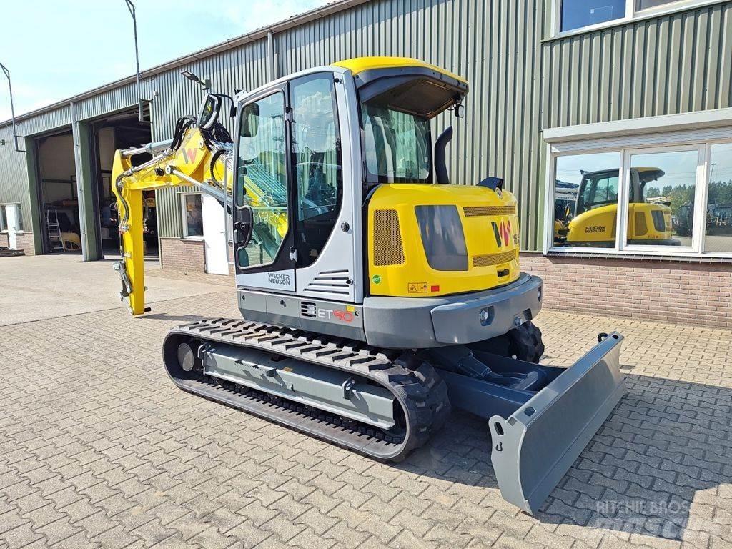 Wacker Neuson ET90 Pyöräkaivukoneet
