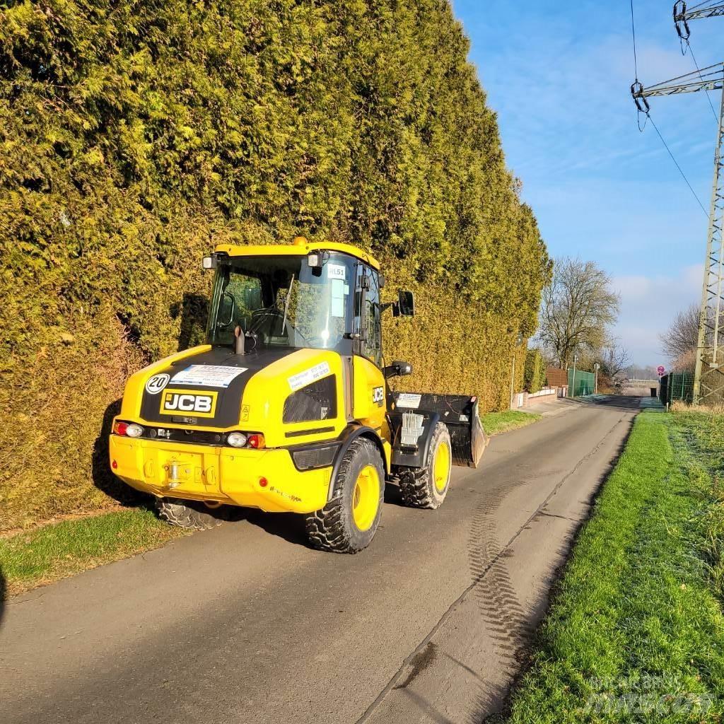 JCB 407 Pyöräkuormaajat