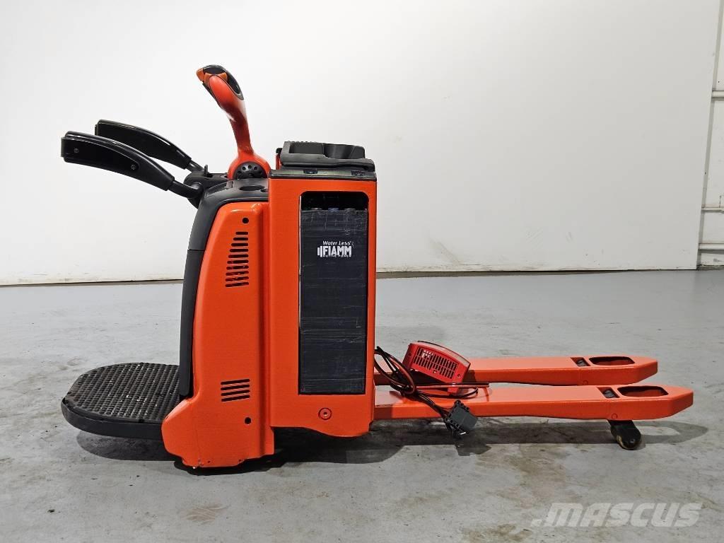 Linde T20AP Lavansiirtotrukit