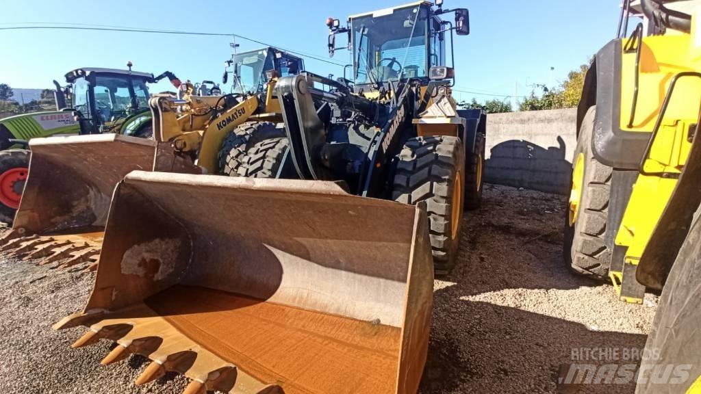 Komatsu WA250PZ-5 Pyöräkuormaajat