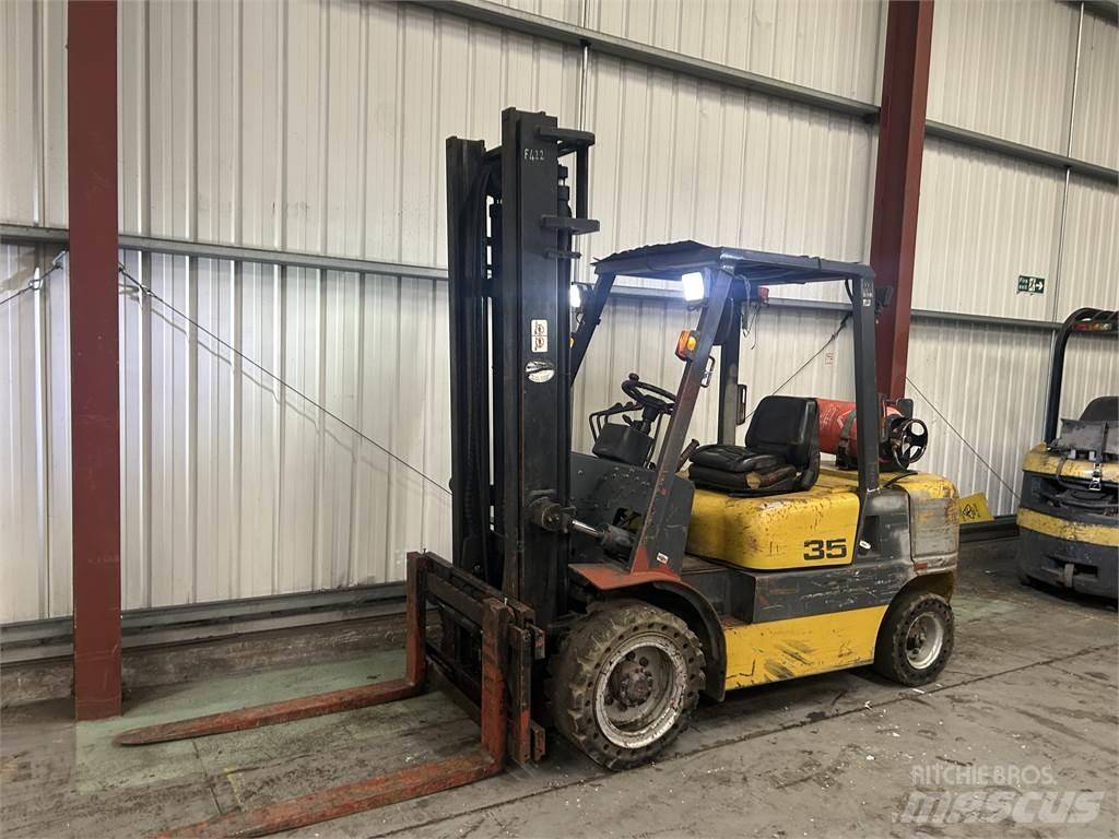 Tailift FG35 Nestekaasutrukit