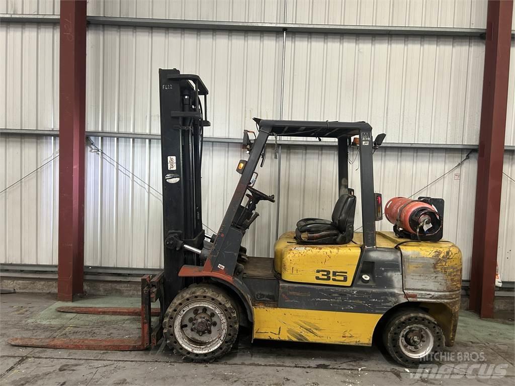 Tailift FG35 Nestekaasutrukit