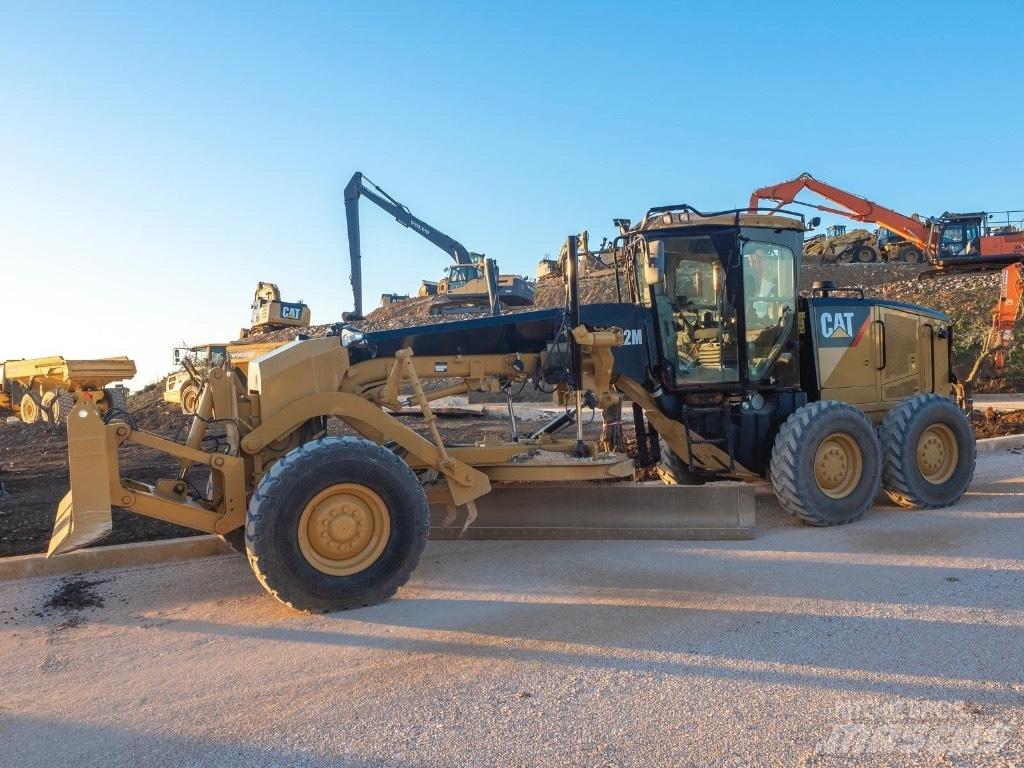 CAT 12 M Tiehöylät