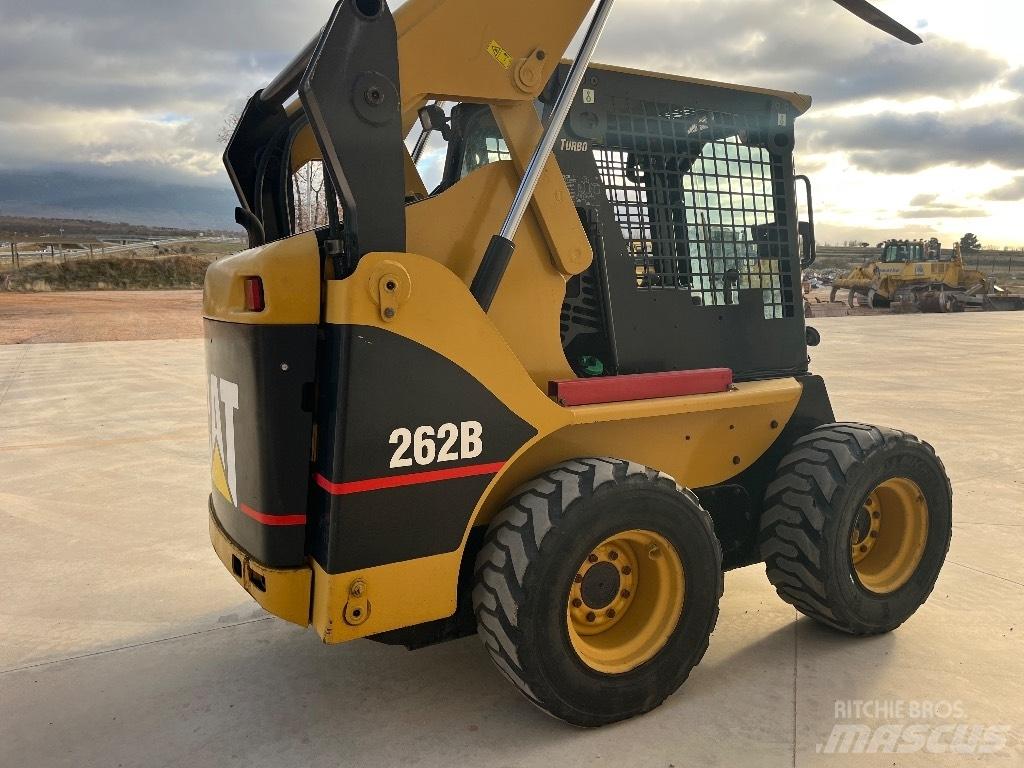 CAT 262 B Liukuohjatut kuormaajat