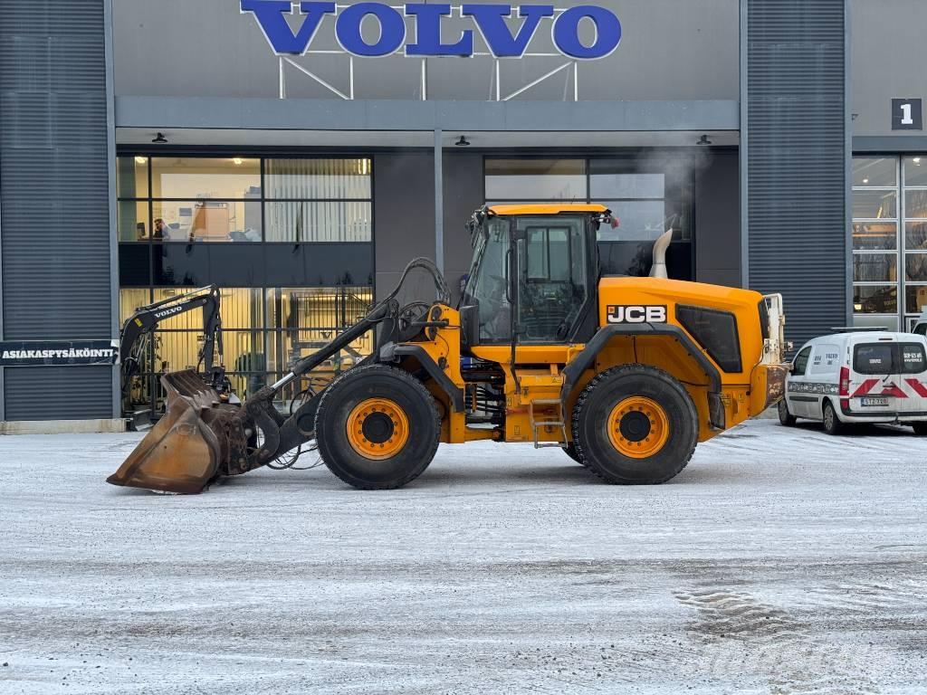 JCB 427 STAGE V Pyöräkuormaajat